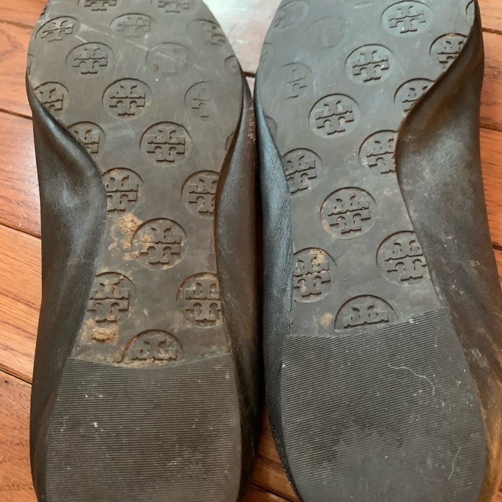 Tory Burch Black /darkest brown Leather Flats with Gold Accent - Picture 6 of 9